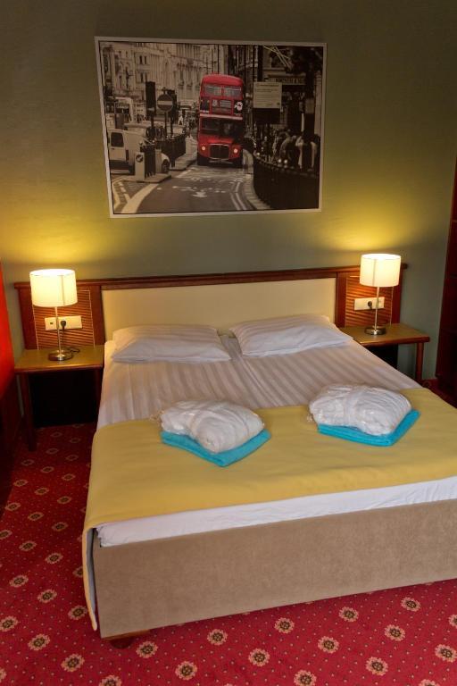 Old Lake Golf Hotel Tata Room photo